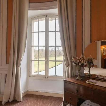 Chateau D'ermenonville 3*