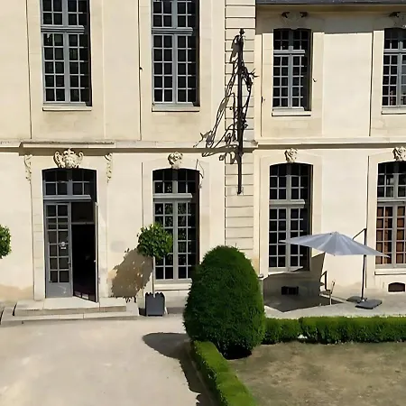 Chateau D'ermenonville 호텔