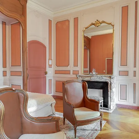 Chateau D'ermenonville 5*