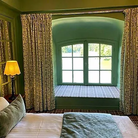 Chateau D'ermenonville 호텔