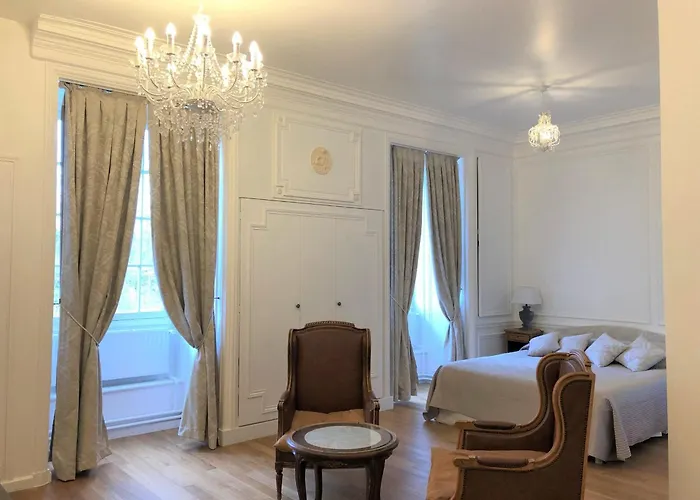Chateau D'ermenonville 5*