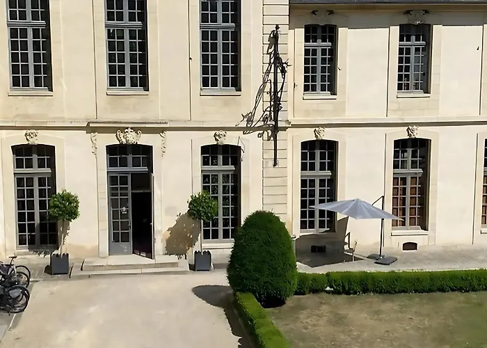 Chateau D'ermenonville Hotel