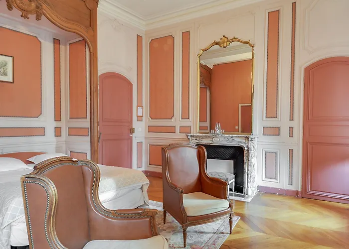 Chateau D'ermenonville 5*