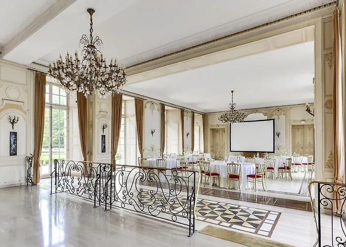 Chateau D'ermenonville 5*